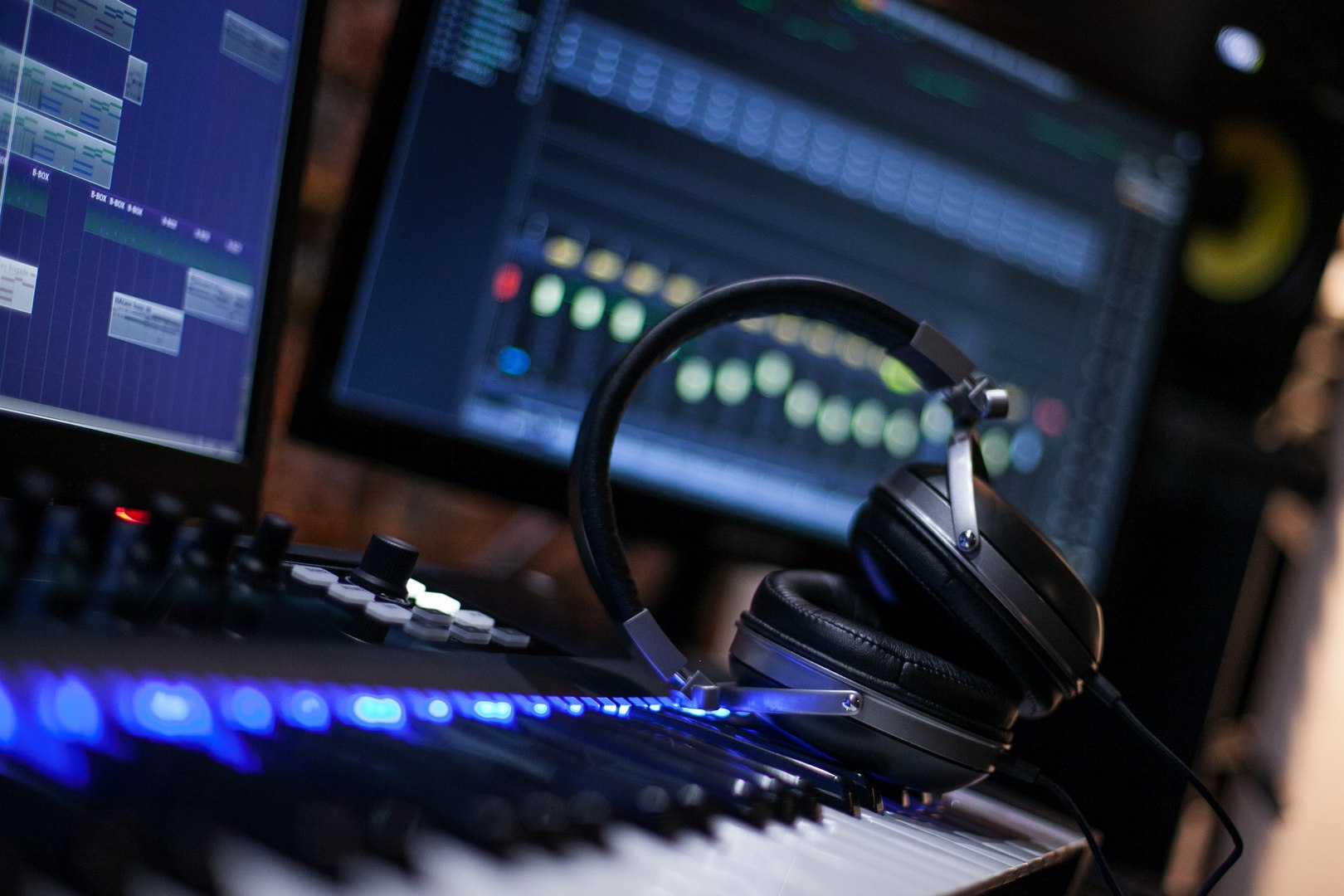 Editing a beat in Cubase with Komplete Kontrol S49
